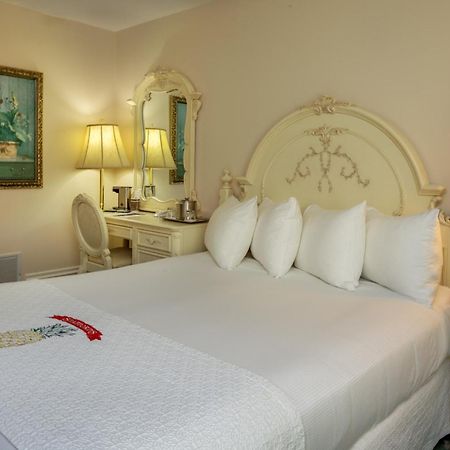 Perry Hotel Петоскі Екстер'єр фото
