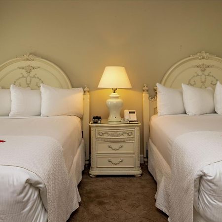 Perry Hotel Петоскі Екстер'єр фото