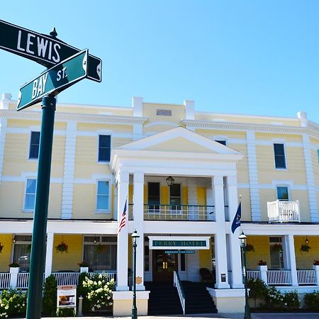 Perry Hotel Петоскі Екстер'єр фото