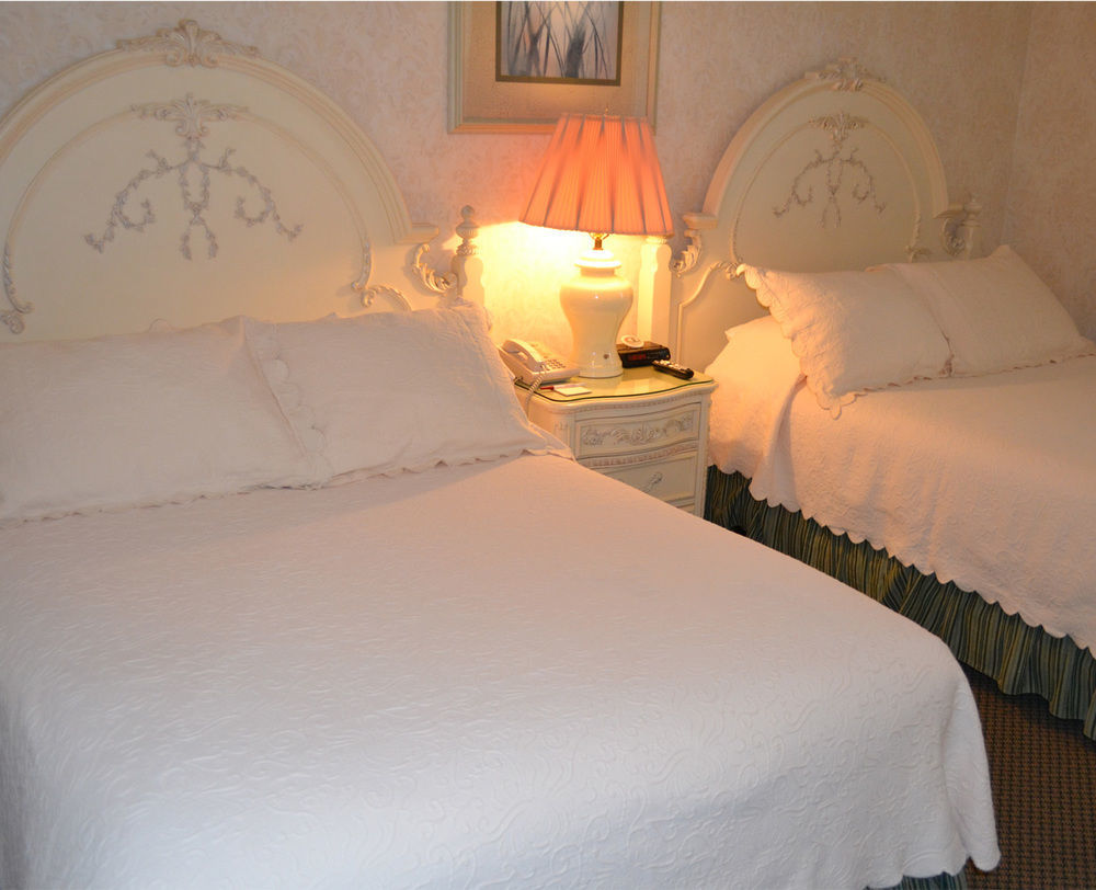 Perry Hotel Петоскі Екстер'єр фото