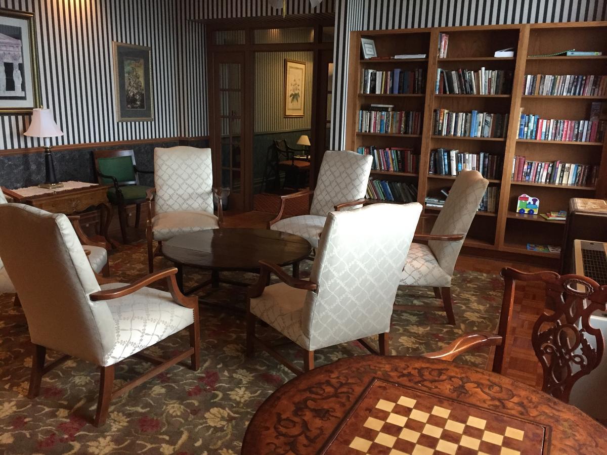 Perry Hotel Петоскі Екстер'єр фото