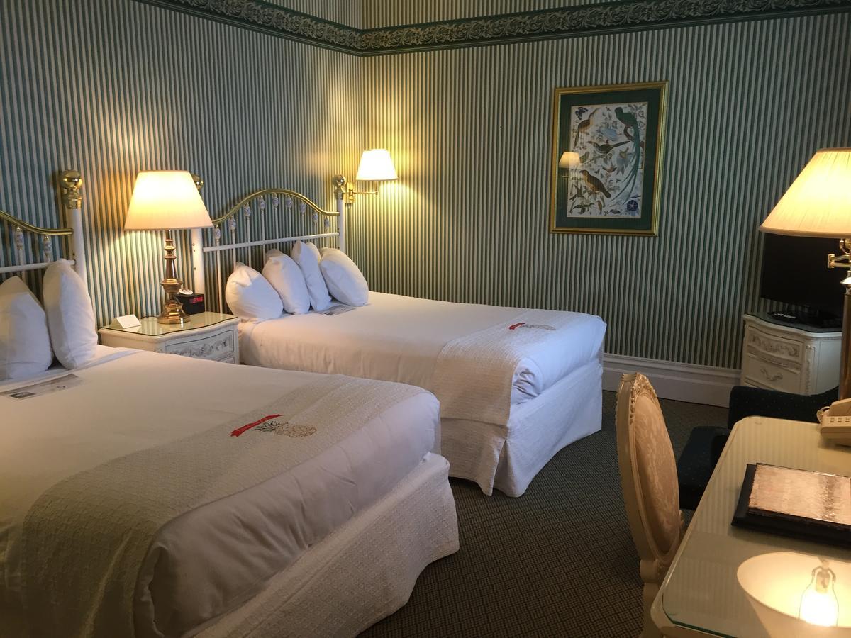 Perry Hotel Петоскі Екстер'єр фото